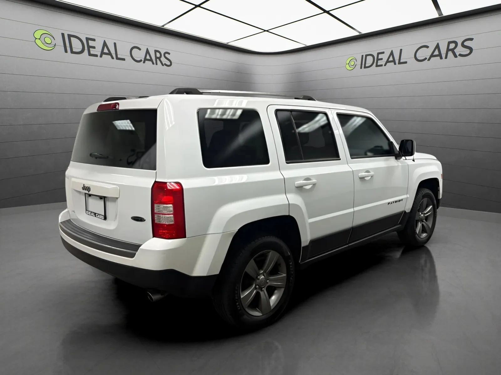 Used 2016 Jeep Patriot Sport w/ Power Value Group FWD image 5