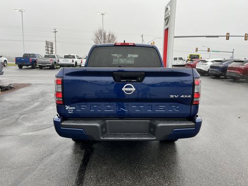 Used 2023 Nissan Frontier SV image 4