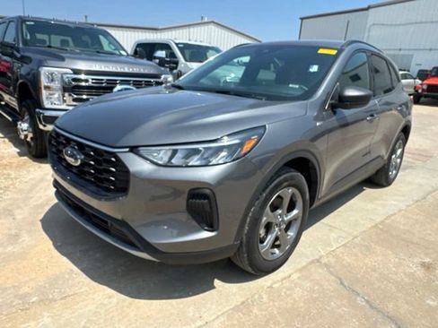 Used 2025 Ford Escape ST-Line AWD/4WD image 1