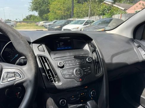 Used 2018 Ford Focus S FWD image 34