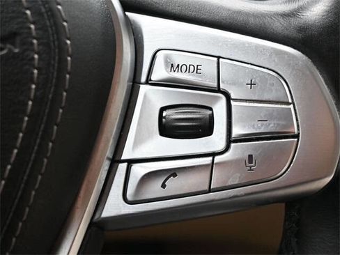 Used 2018 BMW 740i image 30