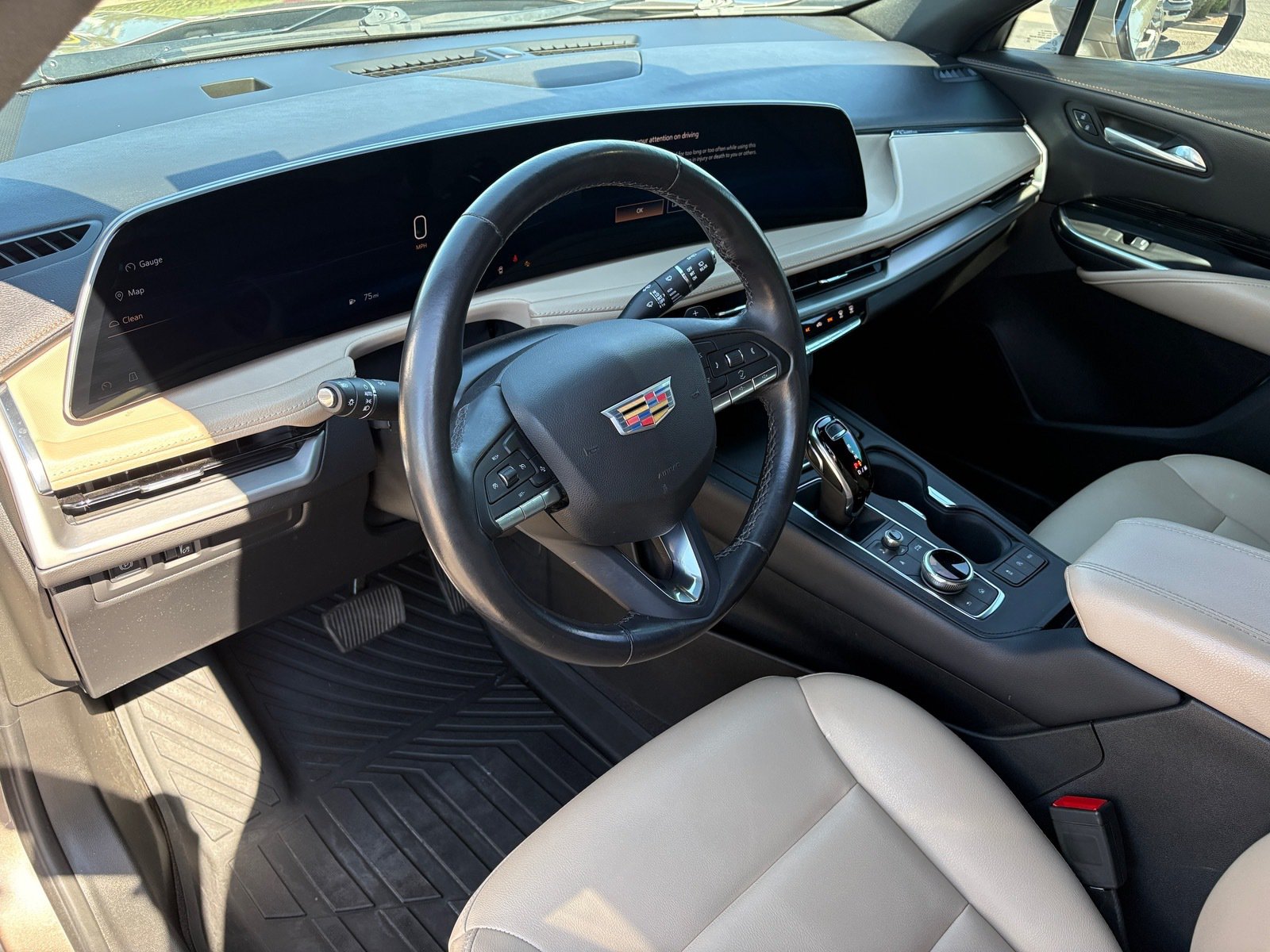 Used 2024 Cadillac XT4 Luxury FWD image 14