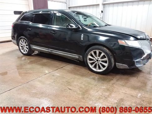 Used 2010 Lincoln MKT AWD image 1