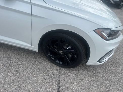 New 2026 Volkswagen Jetta SE FWD image 8