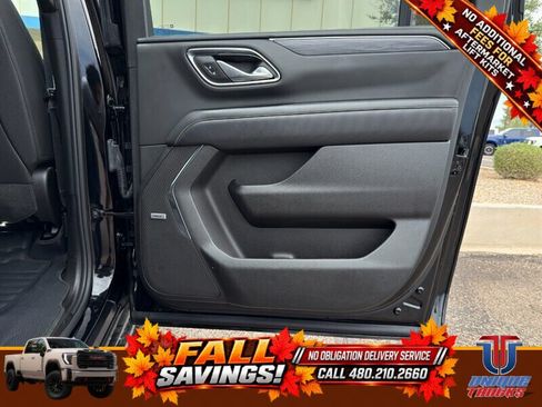 Used 2024 GMC Yukon XL SLT w/ SLT Luxury Package AWD/4WD image 23