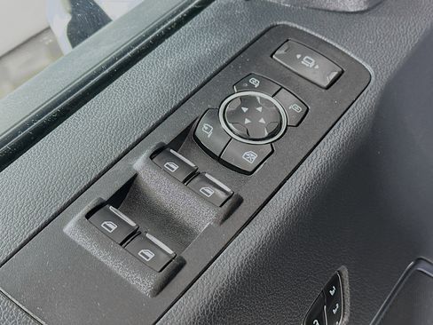 Used 2022 Ford F250 Lariat w/ Black Appearance Package image 18