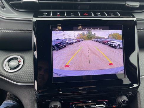 New 2025 Jeep Grand Cherokee L Laredo image 27