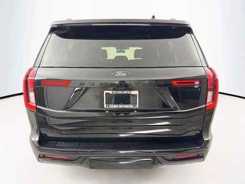 Used 2025 Ford Expedition Max Platinum w/ Stealth Performance Package AWD/4WD image 4