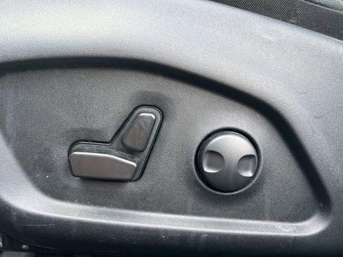 Used 2025 Jeep Compass Limited image 10