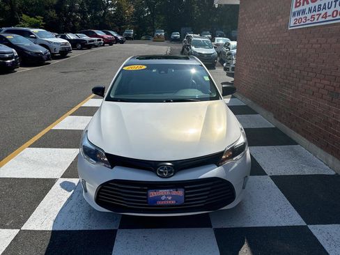 Used 2018 Toyota Avalon XLE Premium image 7