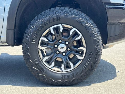 Used 2024 Chevrolet Silverado 1500 ZR2 w/ Technology Package image 28