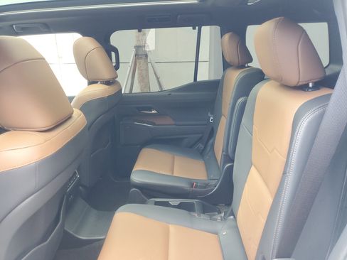 Used 2025 Lexus GX 550 image 11