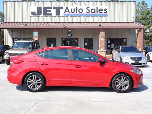 Used 2017 Hyundai Elantra SE FWD image 8