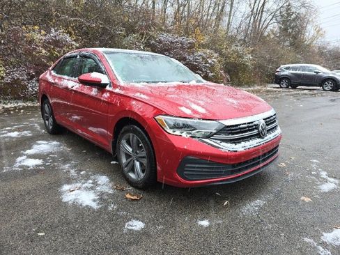 Used 2024 Volkswagen Jetta SE image 7