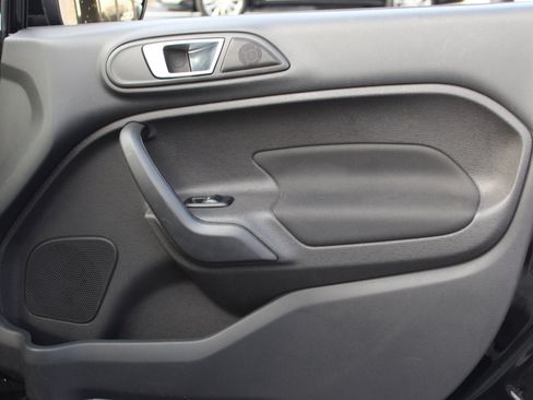 Used 2016 Ford Fiesta SE image 27