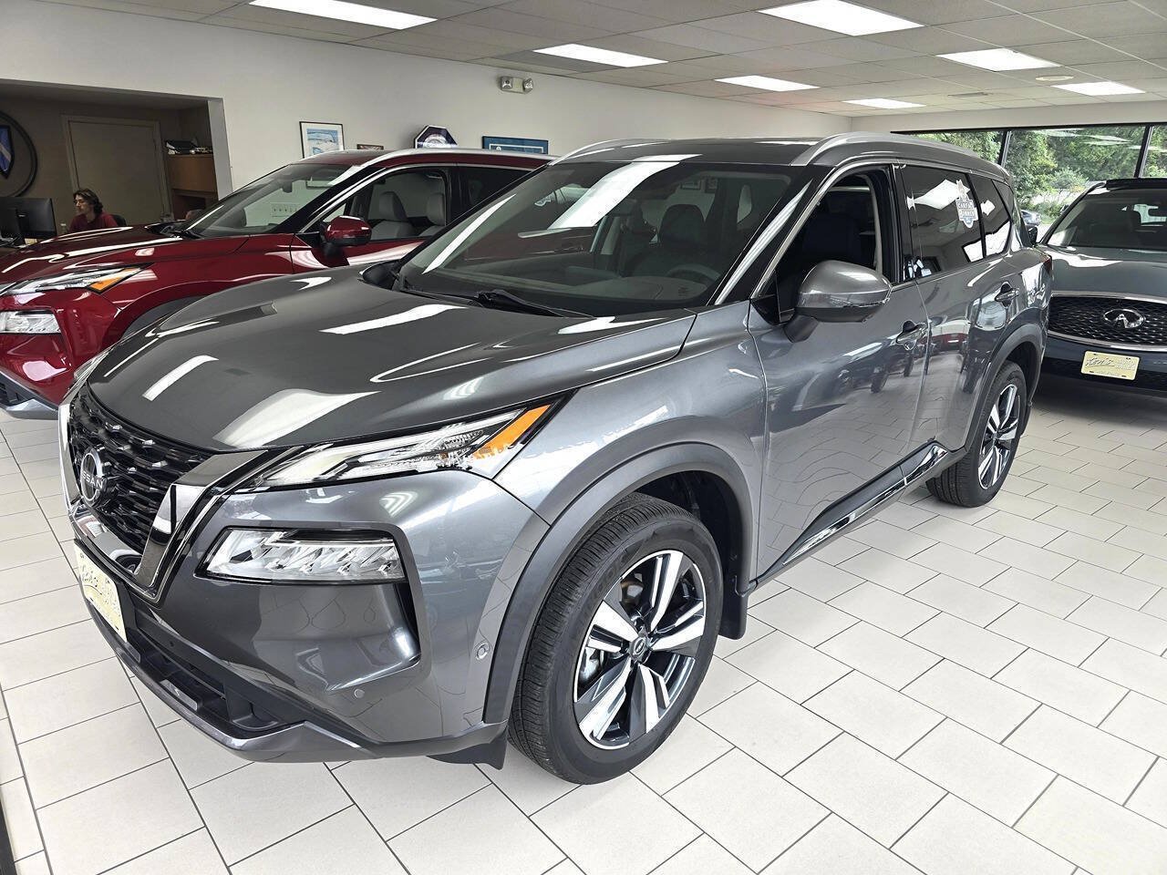 Used 2023 Nissan Rogue SL w/ SL Premium Package AWD/4WD image 1