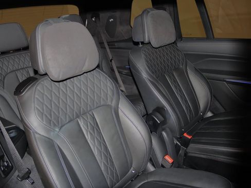 Used 2024 BMW X7 M60i image 76