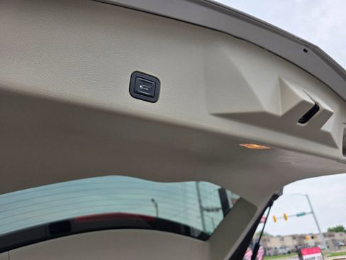 Used 2015 Cadillac SRX Luxury FWD image 9