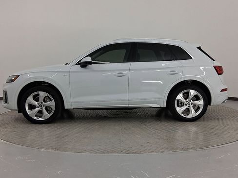 Used 2022 Audi Q5 2.0T Premium Plus w/ Premium Plus Package image 2