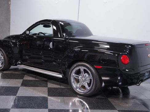 Used 2005 Chevrolet SSR w/ Preferred Equipment Group image 7