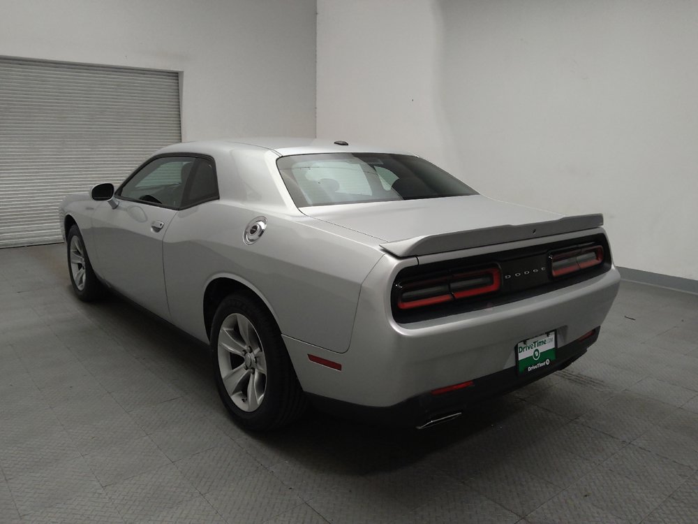 Used 2022 Dodge Challenger SXT RWD image 5