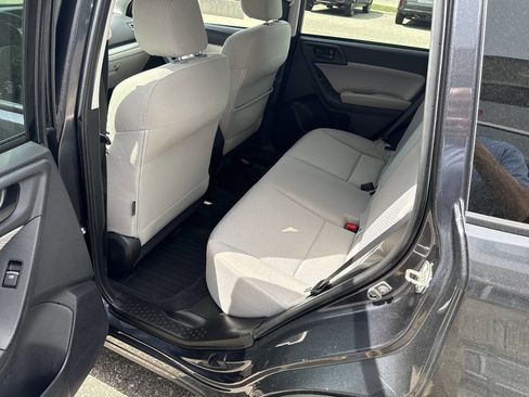 Used 2018 Subaru Forester 2.5i Premium AWD/4WD image 22