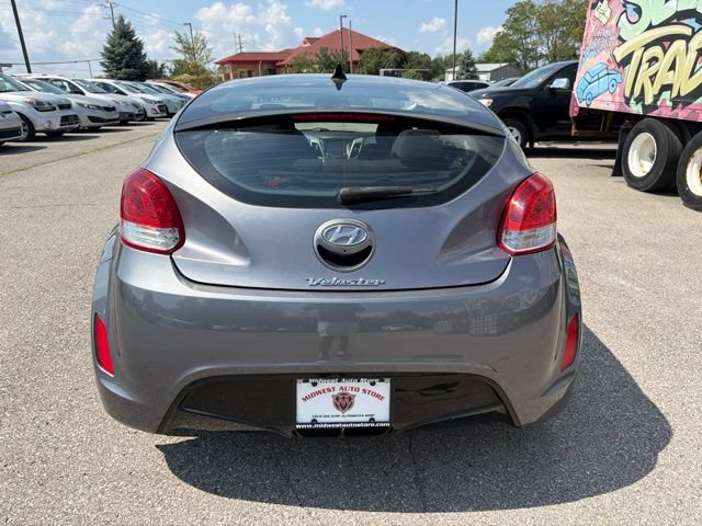 Used 2017 Hyundai Veloster Value Edition FWD image 5