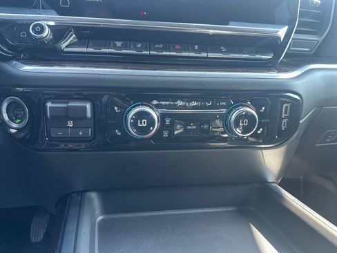 Used 2025 GMC Sierra 3500 SLE w/ SLE Convenience Package AWD/4WD image 15