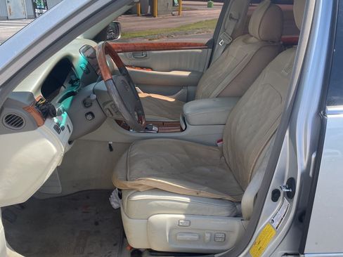Used 2004 Lexus LS 430 RWD image 7