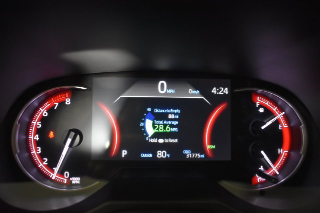 Used 2025 Toyota RAV4 XLE FWD image 25