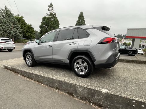 Certified 2025 Toyota RAV4 XLE AWD/4WD image 5