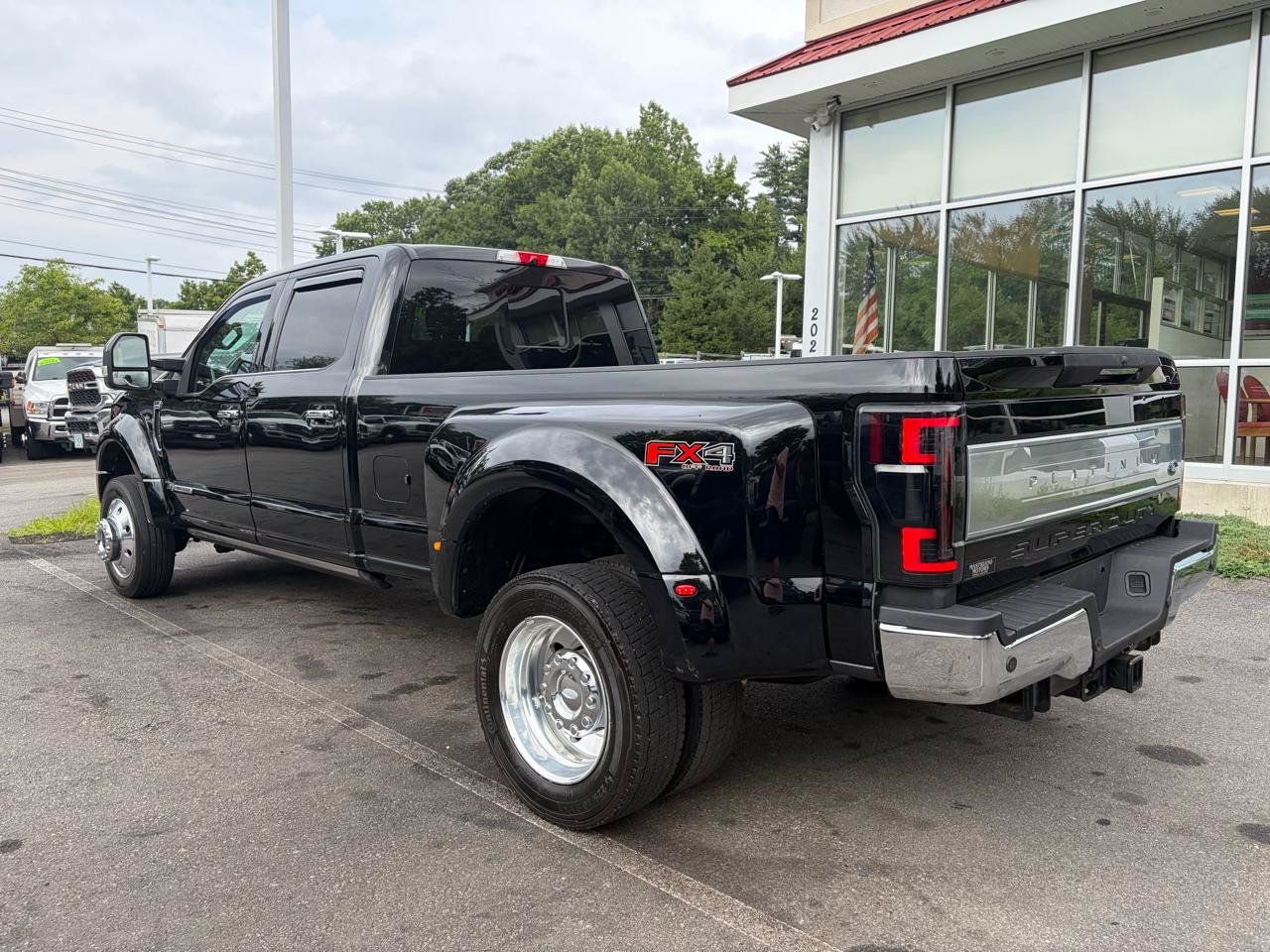 Used 2017 Ford F450 Platinum w/ Platinum Ultimate Package AWD/4WD image 10
