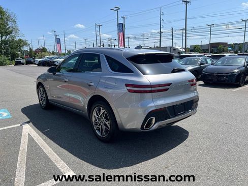 Used 2025 Genesis GV70 2.5T AWD/4WD image 5