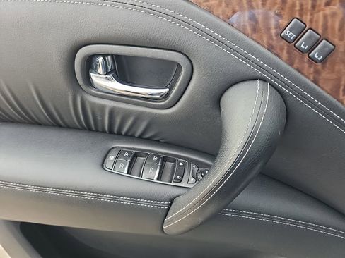 Used 2019 Nissan Armada Platinum w/ Interior Lighting Package image 33