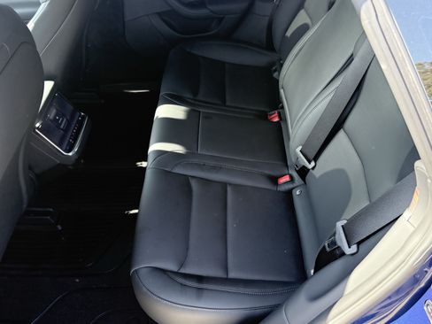Used 2025 Tesla Model S AWD/4WD image 38