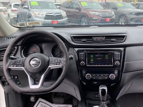 Used 2018 Nissan Rogue SV w/ Premium Package AWD/4WD image 16