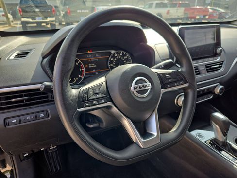 Used 2020 Nissan Altima 2.5 S FWD image 16