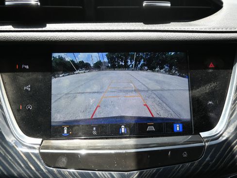 Used 2024 Cadillac XT6 Premium Luxury w/ Technology Package AWD/4WD image 13