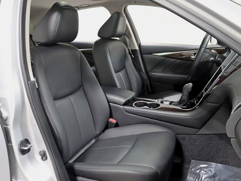 Used 2019 INFINITI Q50 Luxe w/ Essential Package (3.0T Luxe) image 23
