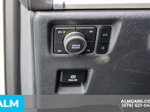 Used 2025 Ford Expedition Active AWD/4WD image 32