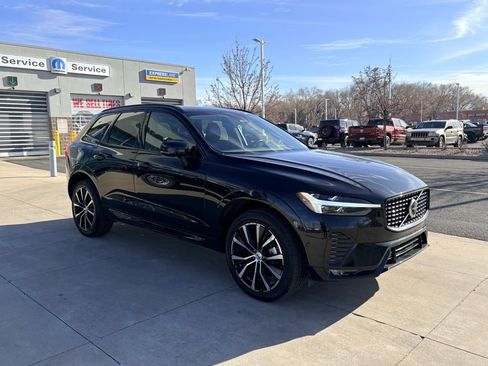Used 2024 Volvo XC60 B5 Plus image 3
