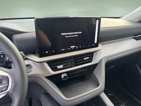 Used 2026 Ford Explorer Active AWD/4WD image 12
