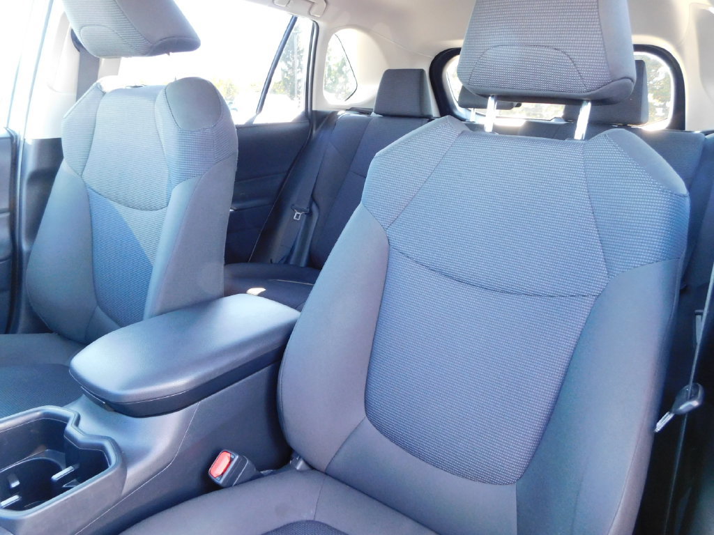 Used 2025 Toyota RAV4 LE AWD/4WD image 14
