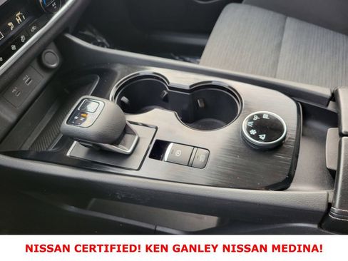Certified 2023 Nissan Rogue SV image 27