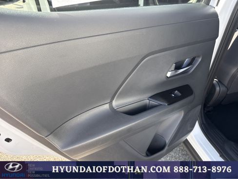 Used 2025 Nissan Kicks SV w/ SV Premium Package FWD image 11