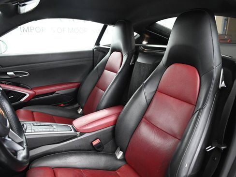 Used 2018 Porsche 718 Cayman w/ Sport Chrono Package RWD image 18