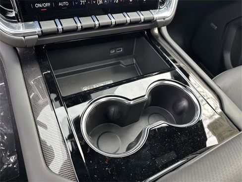 New 2026 GMC Yukon Elevation w/ Elevation Premium Package image 17