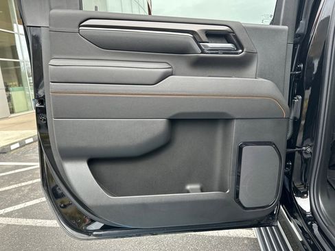 Used 2025 GMC Sierra 3500 AT4 w/ AT4 Premium Plus Package image 13