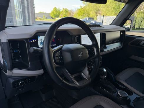 Used 2023 Ford Bronco Wildtrak AWD/4WD image 34