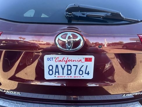 Used 2017 Toyota Highlander Limited AWD/4WD image 19